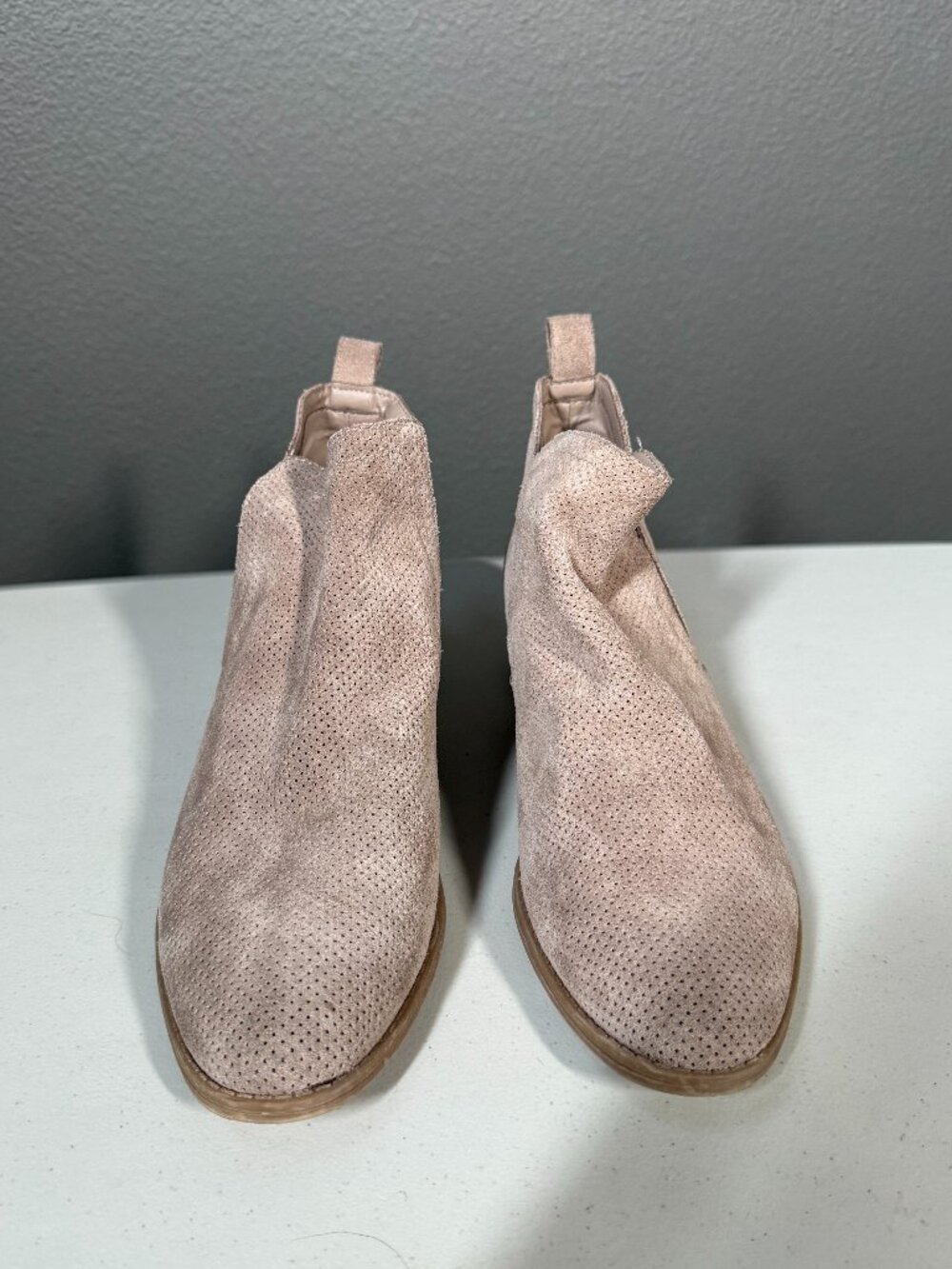 Dolce Vita Tivon Ankle Booties Womens Size 12 Pink Perforated Block Heel Slip On